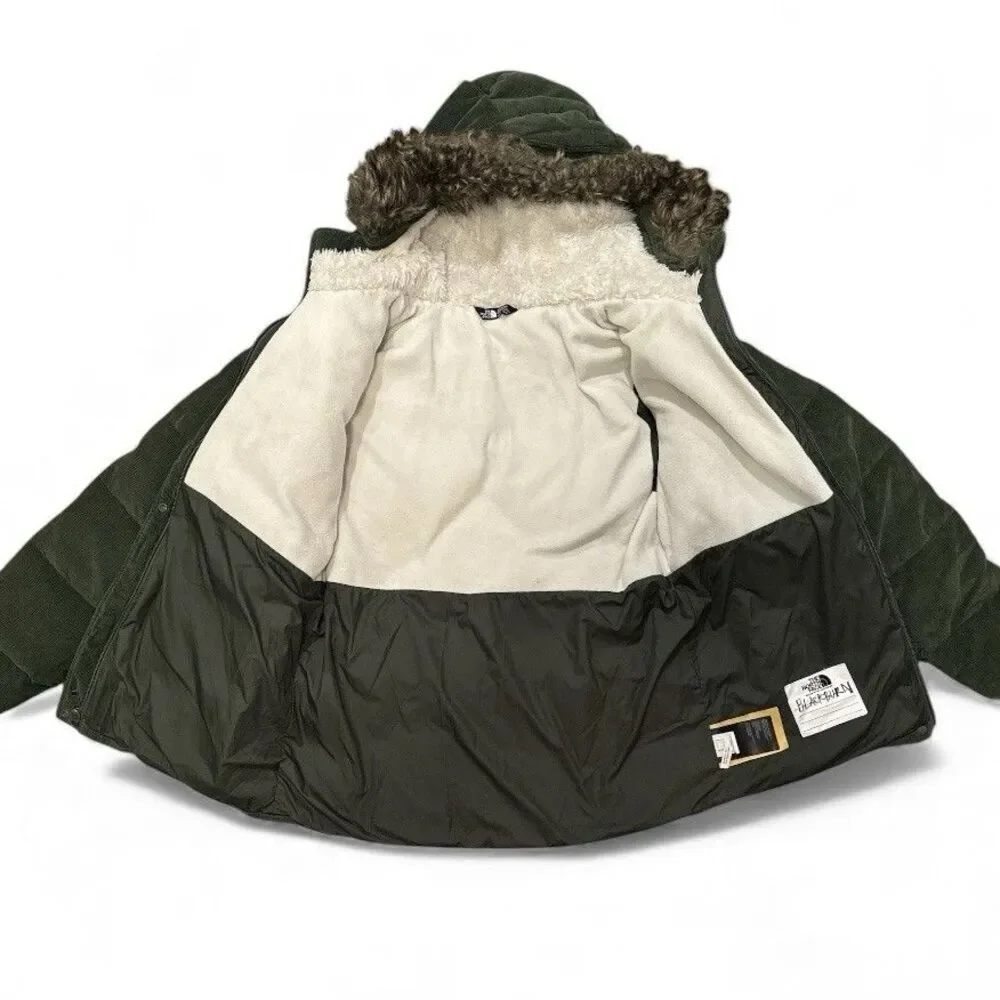 The North Face Kids Puffer Jacket in Green with Fur Hood - Picture 11 of 15